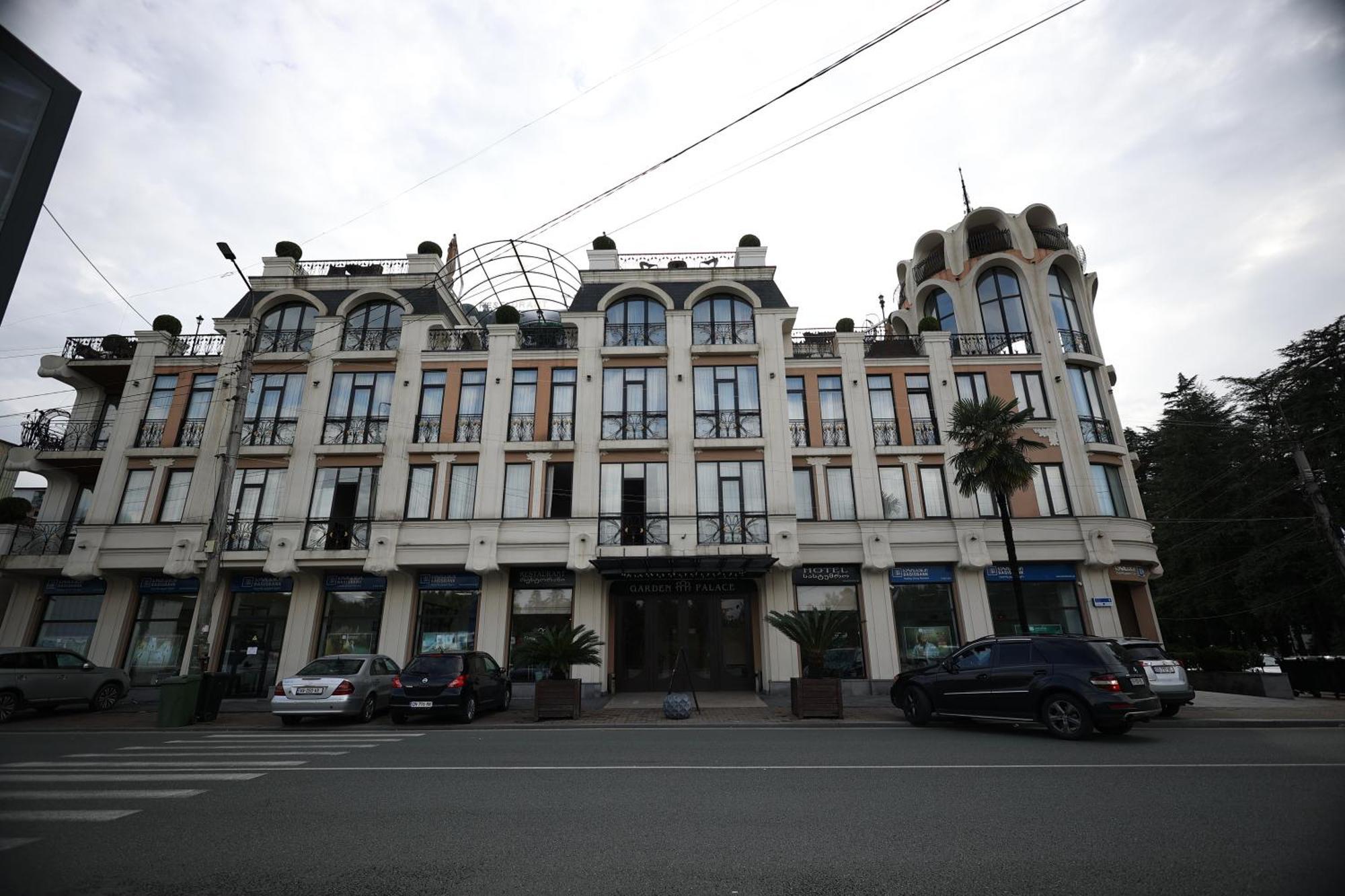 Garden Palace Zugdidi Exterior photo